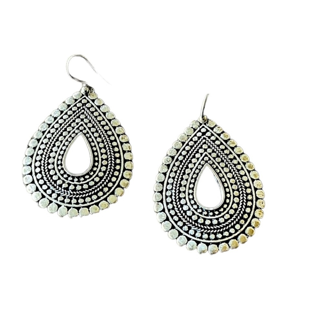 Silver-Tone Tribal Teardrop Earrings
Lucky Brand